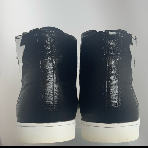 Nina “Cordelia” Hi-Top Girls Lightning Bolt Crackle Metallic Sneaker - Picture 7 of 12